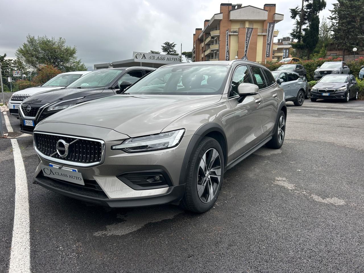 Volvo V60 Cross Country B4 (d) AWD automatico Plus