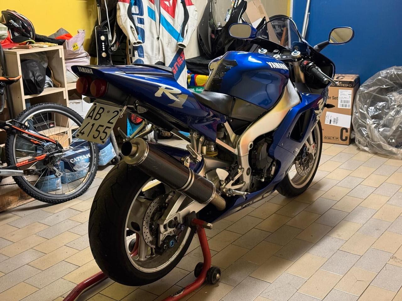 Yamaha YZF R1