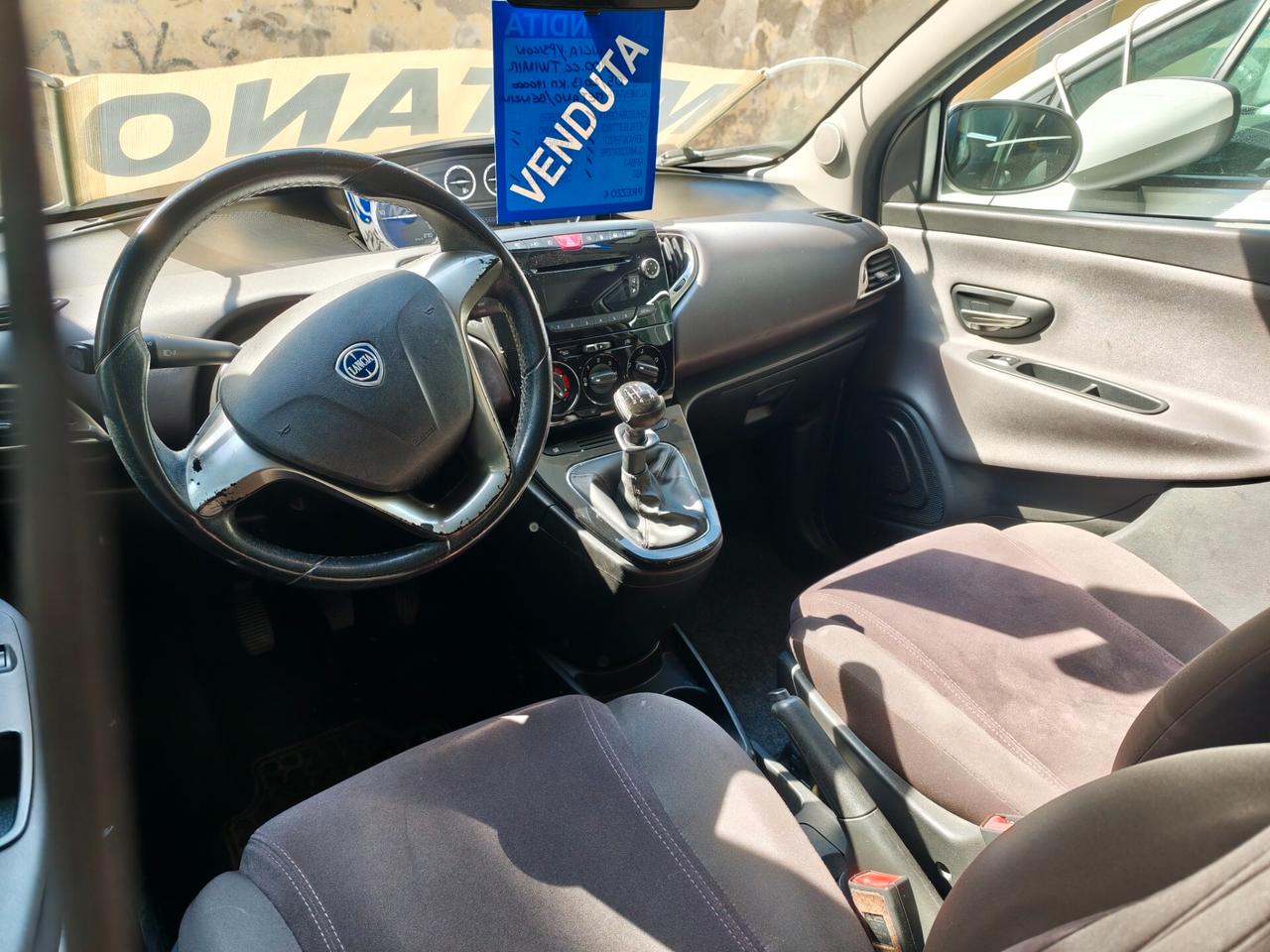 Lancia Ypsilon 0.9 TwinAir 85 CV 5 porte Metano Ecochic Gold
