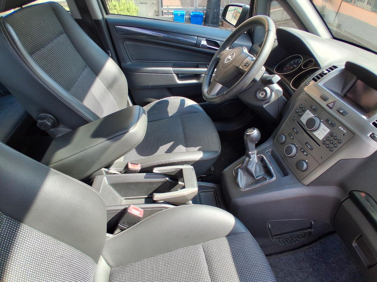 Opel Zafira 1.8 16v vvt club