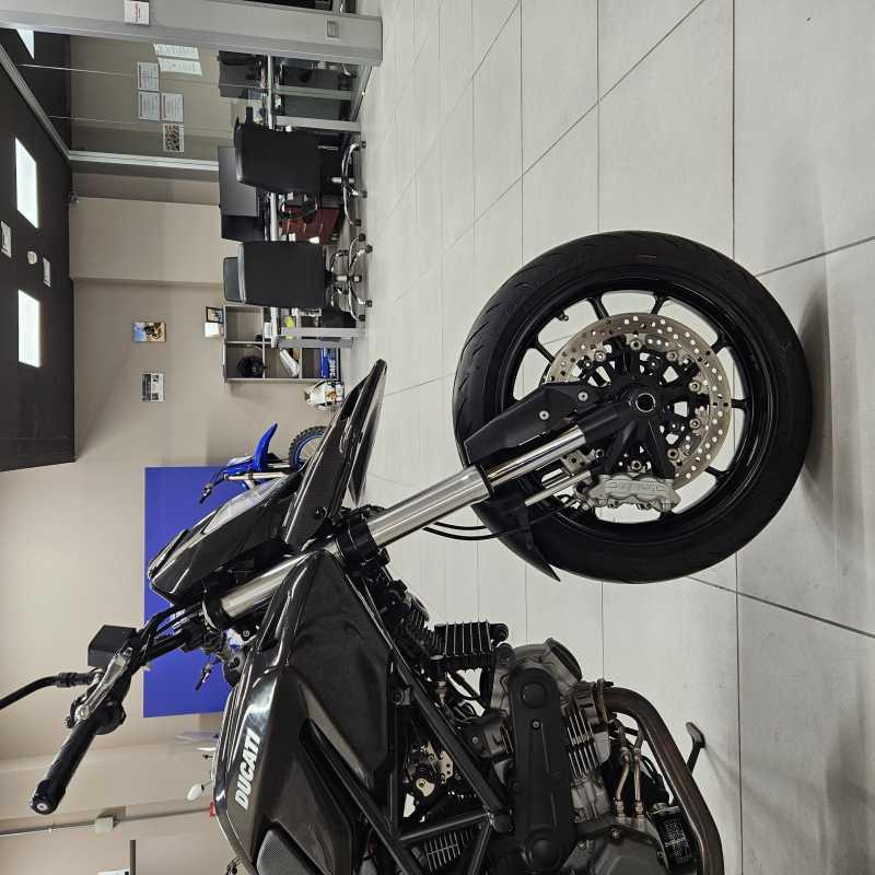 Ducati Hypermotard 796 - 2011