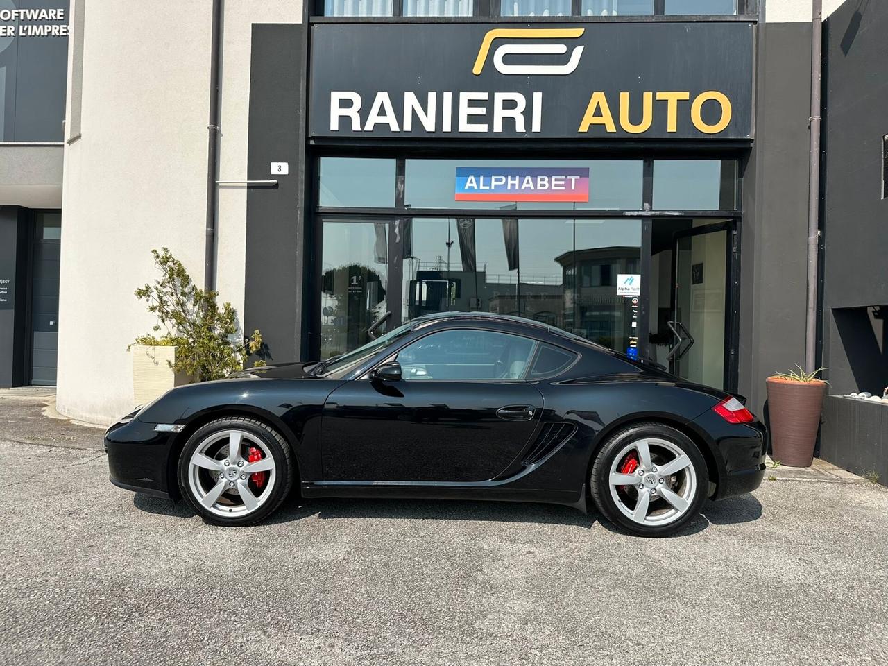 Porsche Cayman 2.7
