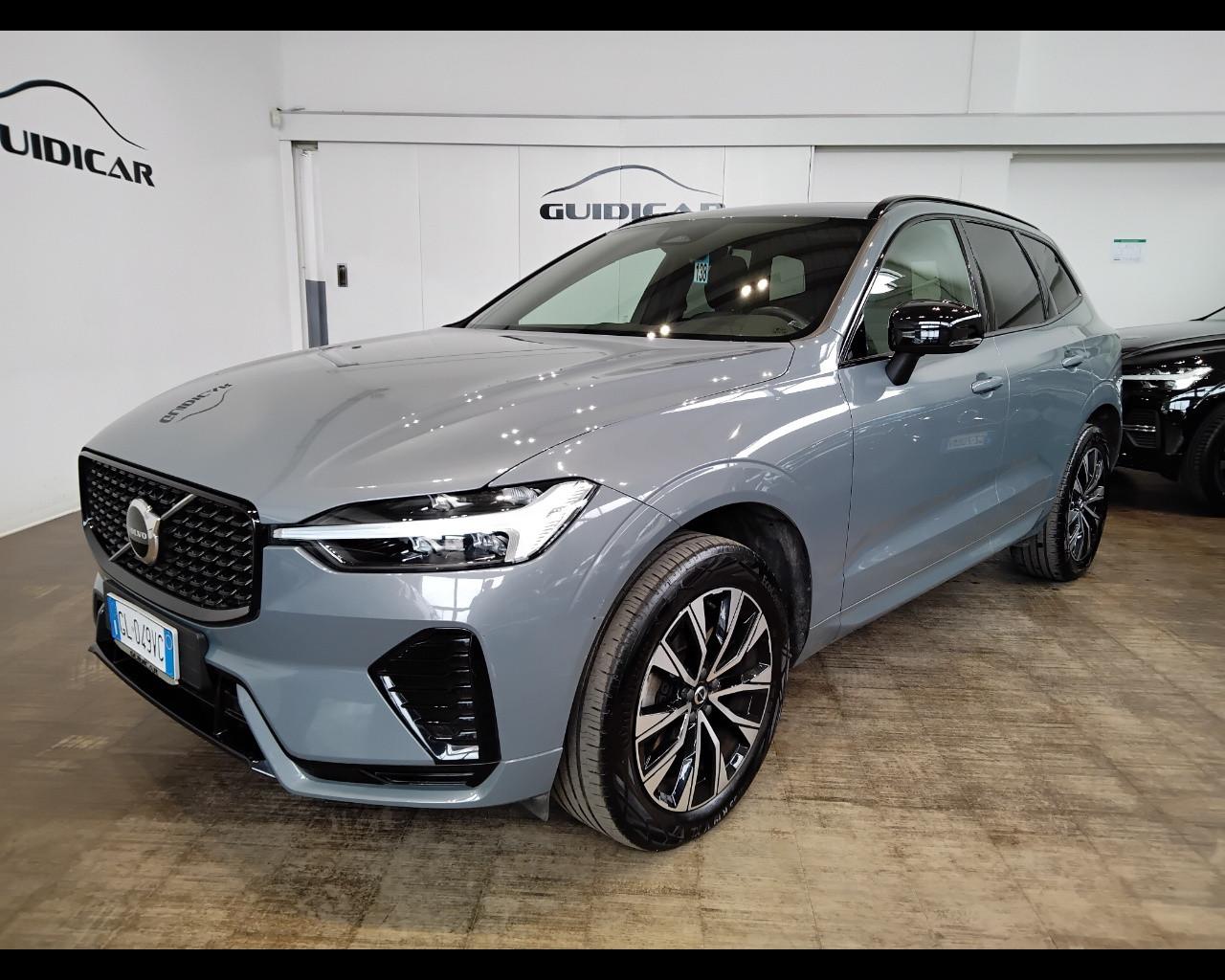 VOLVO XC60 II 2022 - XC60 2.0 b4 Plus Dark auto