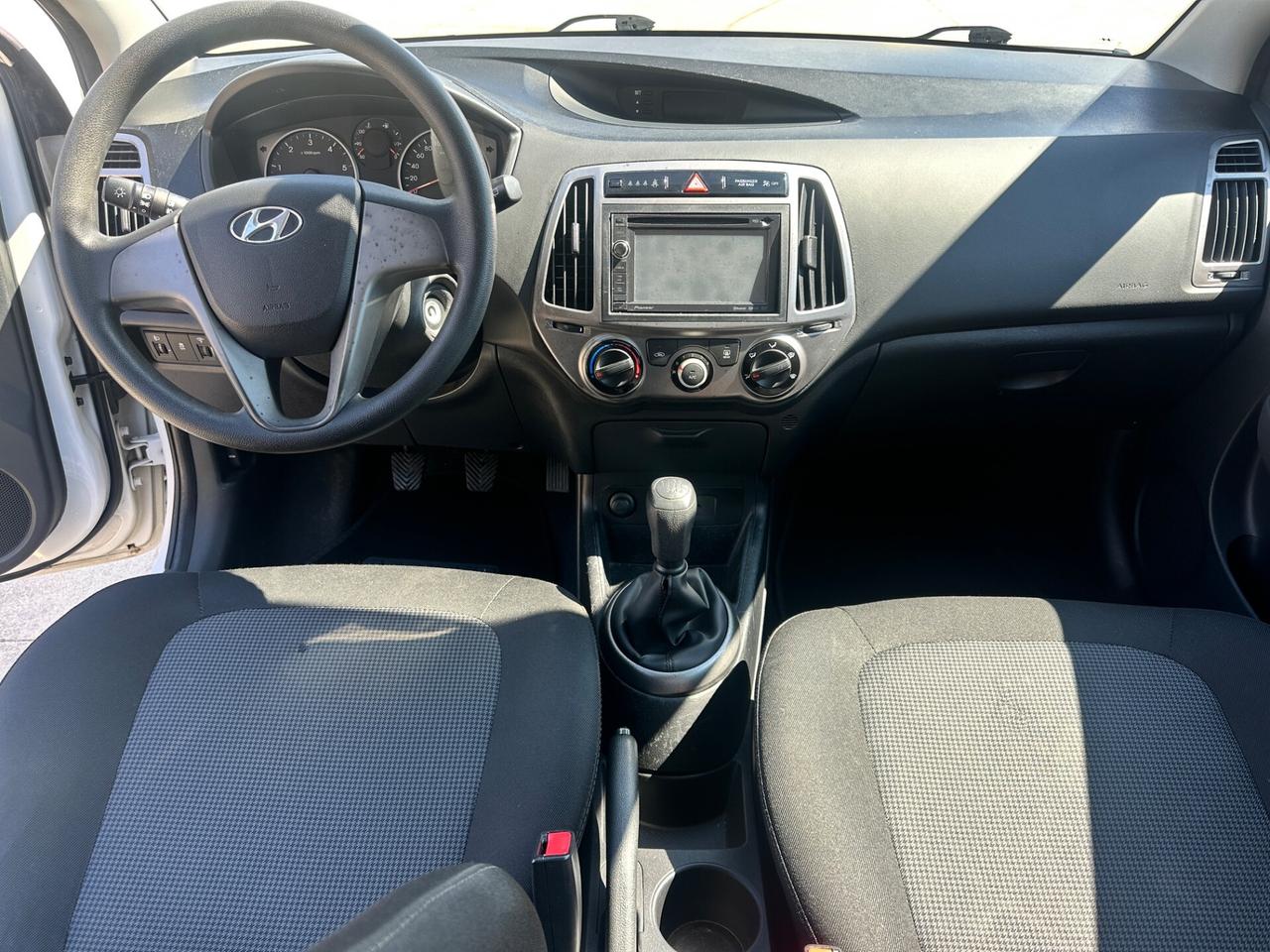 Hyundai i20 1.1 CRDi 75CV 5p. Sound Edition 2013