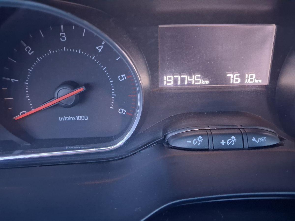 PEUGEOT - 208 - 1.4 HDi 68 CV 5p. Allure