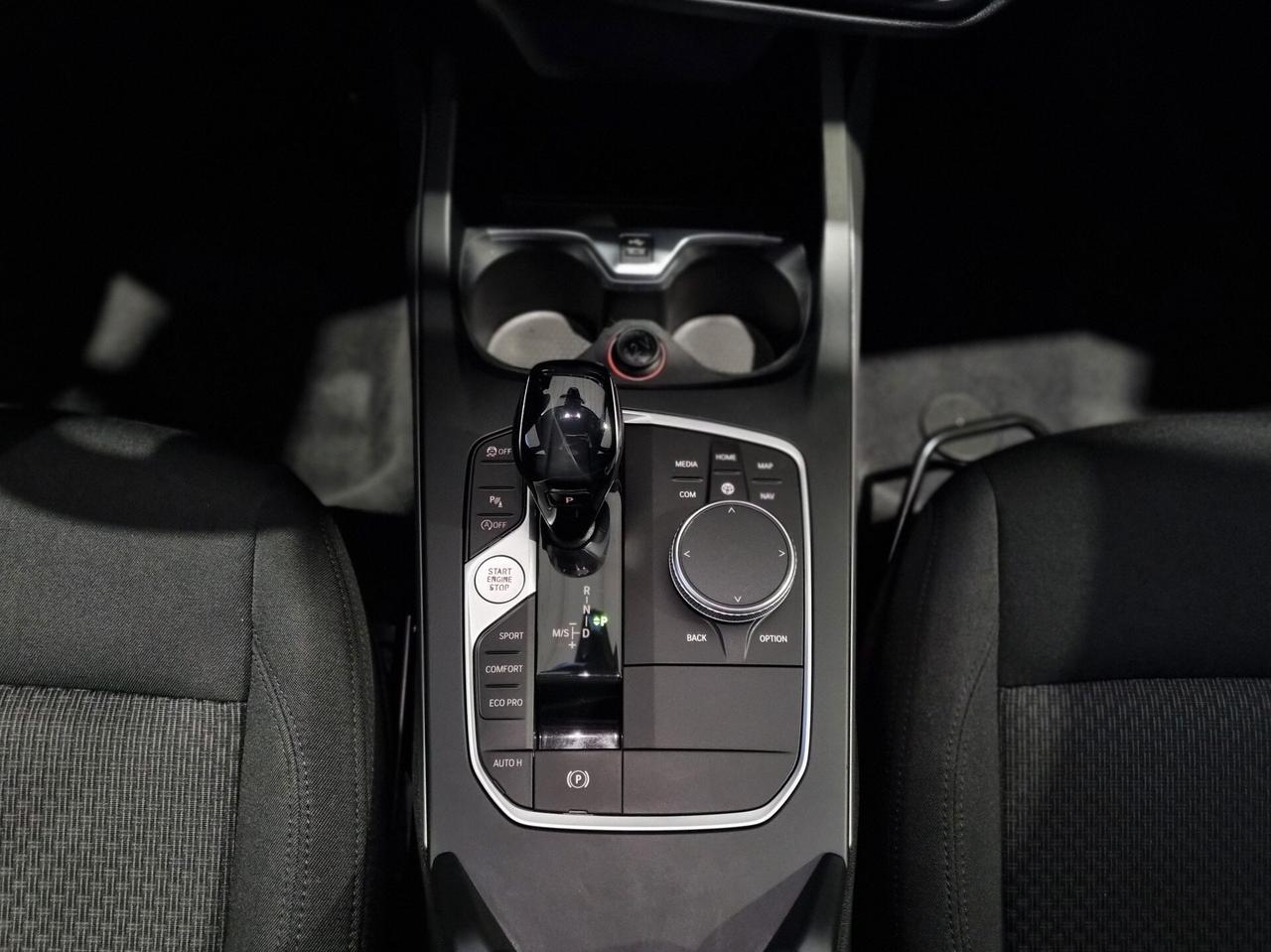 Bmw 116d 5p. Business Advantage