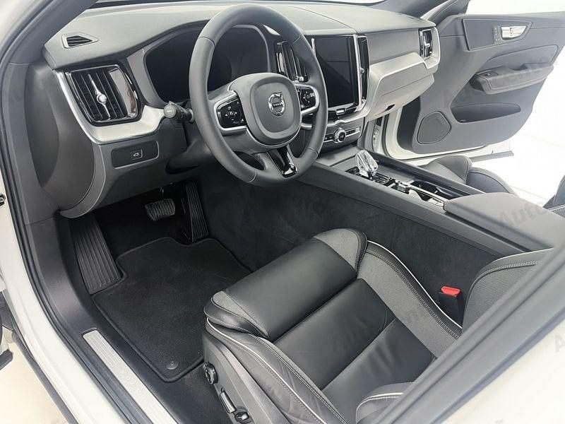 Volvo XC60 XC60 B4 (d) FWD GEARTRONIC PLUS DARK
