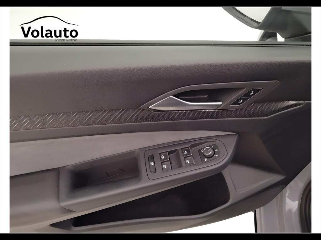 VOLKSWAGEN Golf VIII 2020 - Golf 1.5 tsi evo R-Line 130cv