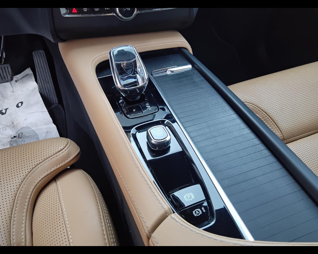 VOLVO XC90 II 2015 - XC90 2.0 b5 Plus Bright awd 7p.ti auto