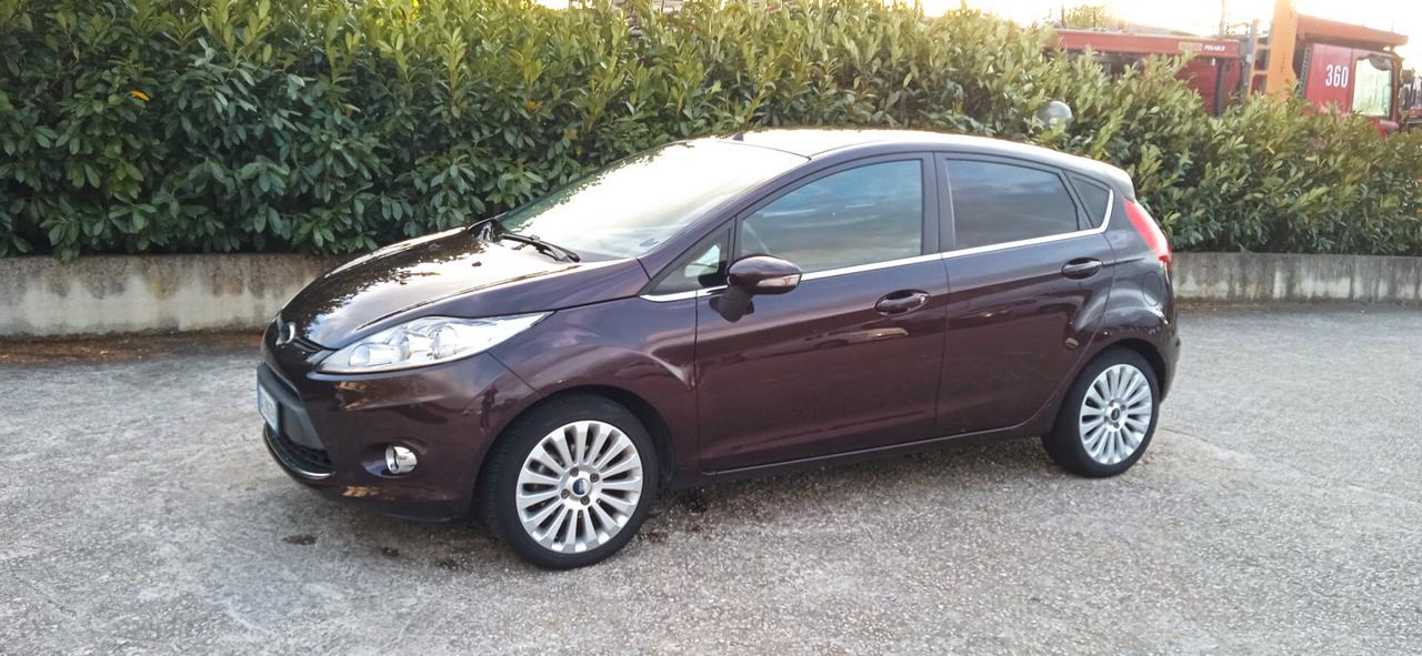Ford Fiesta 1.4 5 porte Bz.- GPL Titanium