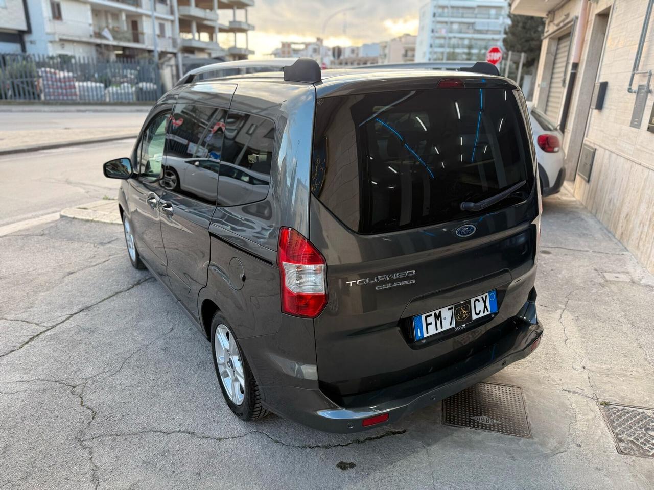 Ford Tourneo Courier Tourneo Courier 1.5 TDCI 75 CV N1