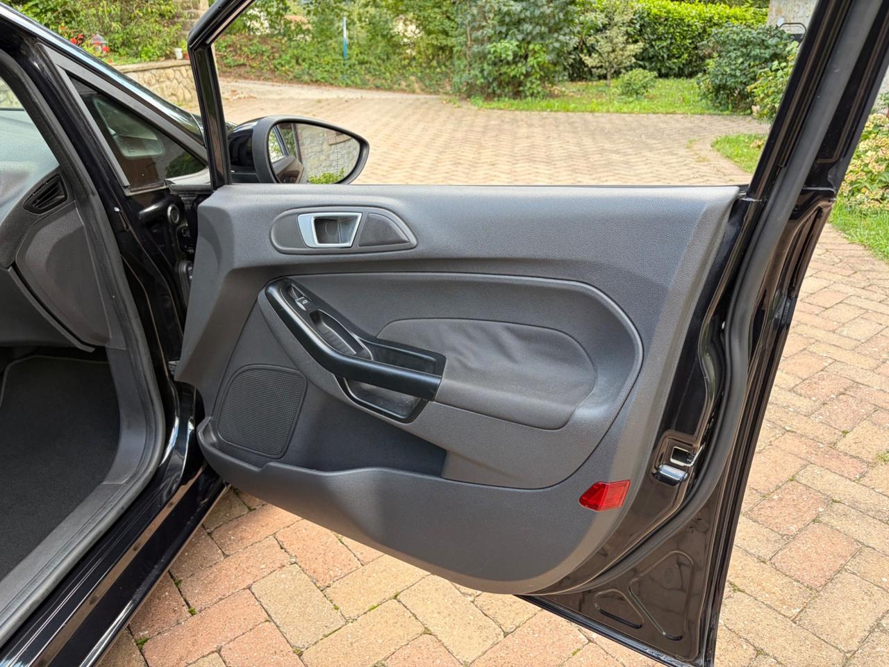 Ford Fiesta 1.5 TDCi 75CV 5 porte Titanium OK NEOPATENTATI