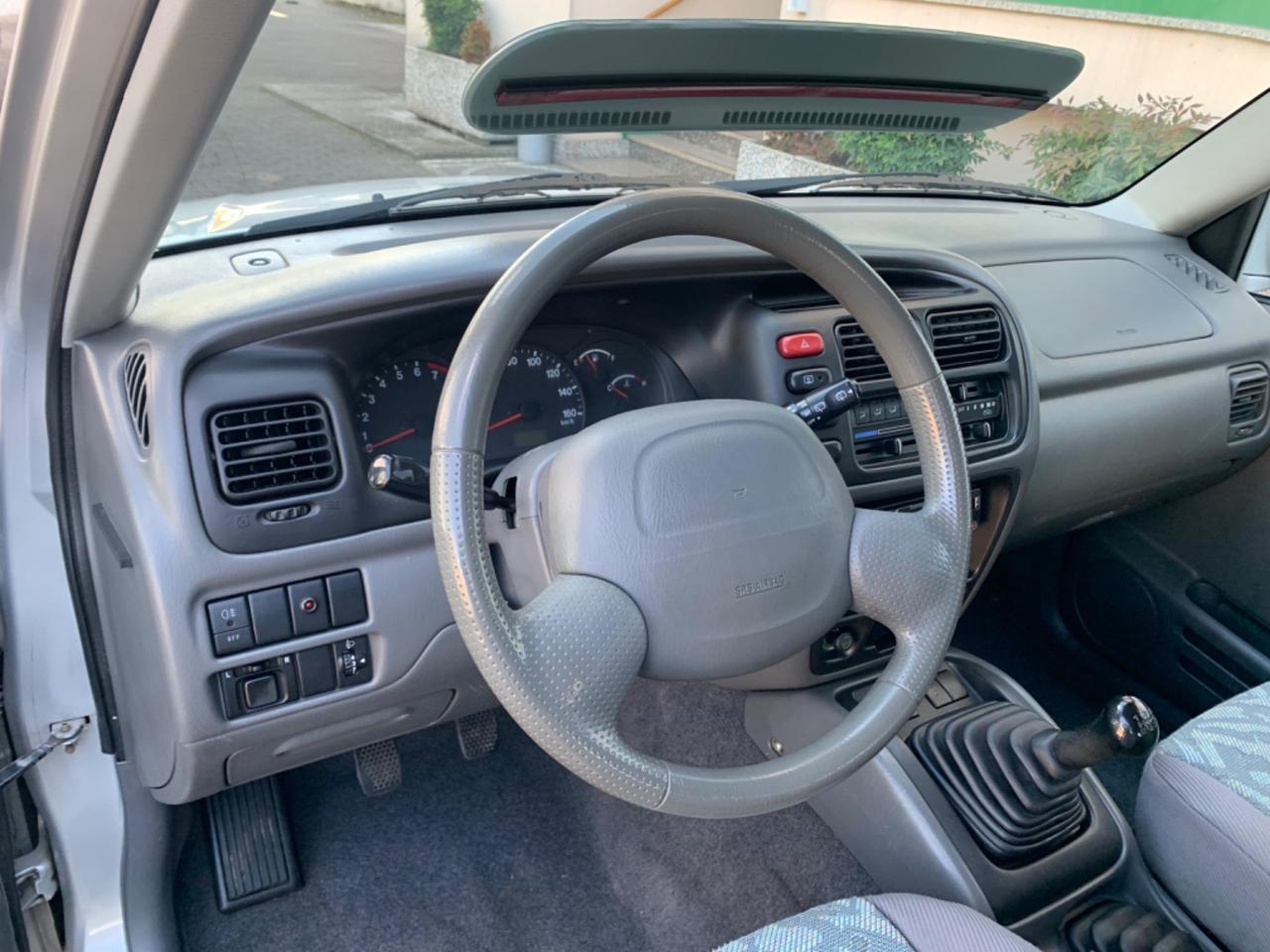 Suzuki Grand Vitara 1.6i 16V cat 3 porte