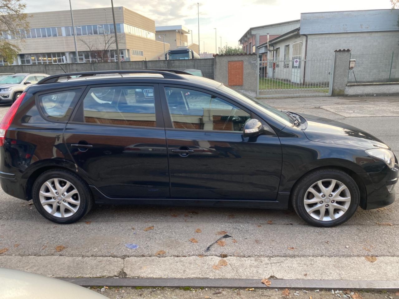 Hyundai i30 CW 1.6 CRDi VGT 16V 90CV