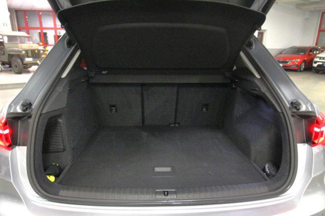 AUDI Q3 45 TFSI e S-tronic Business