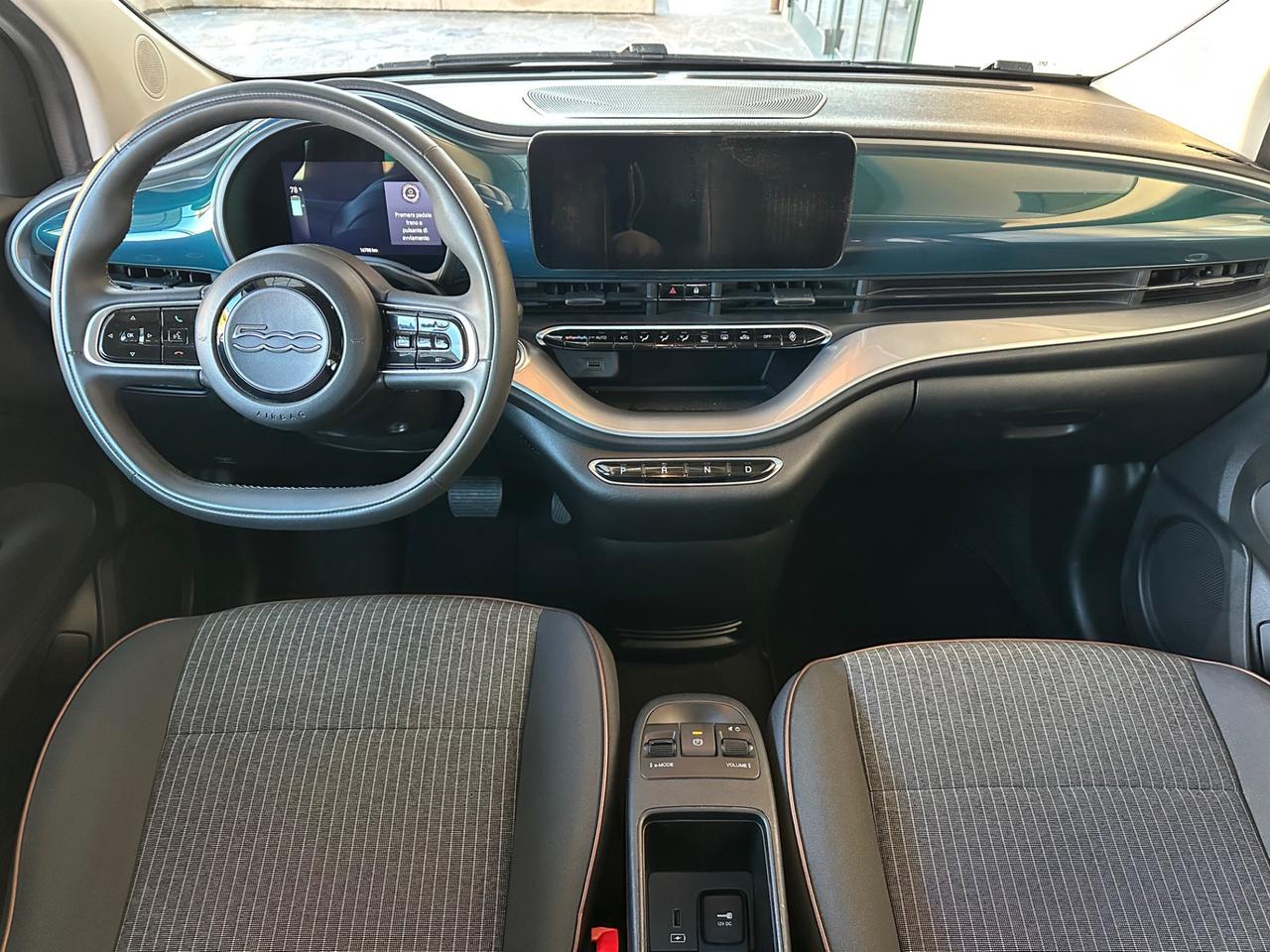 Fiat 500e 42 kWh buisness opening