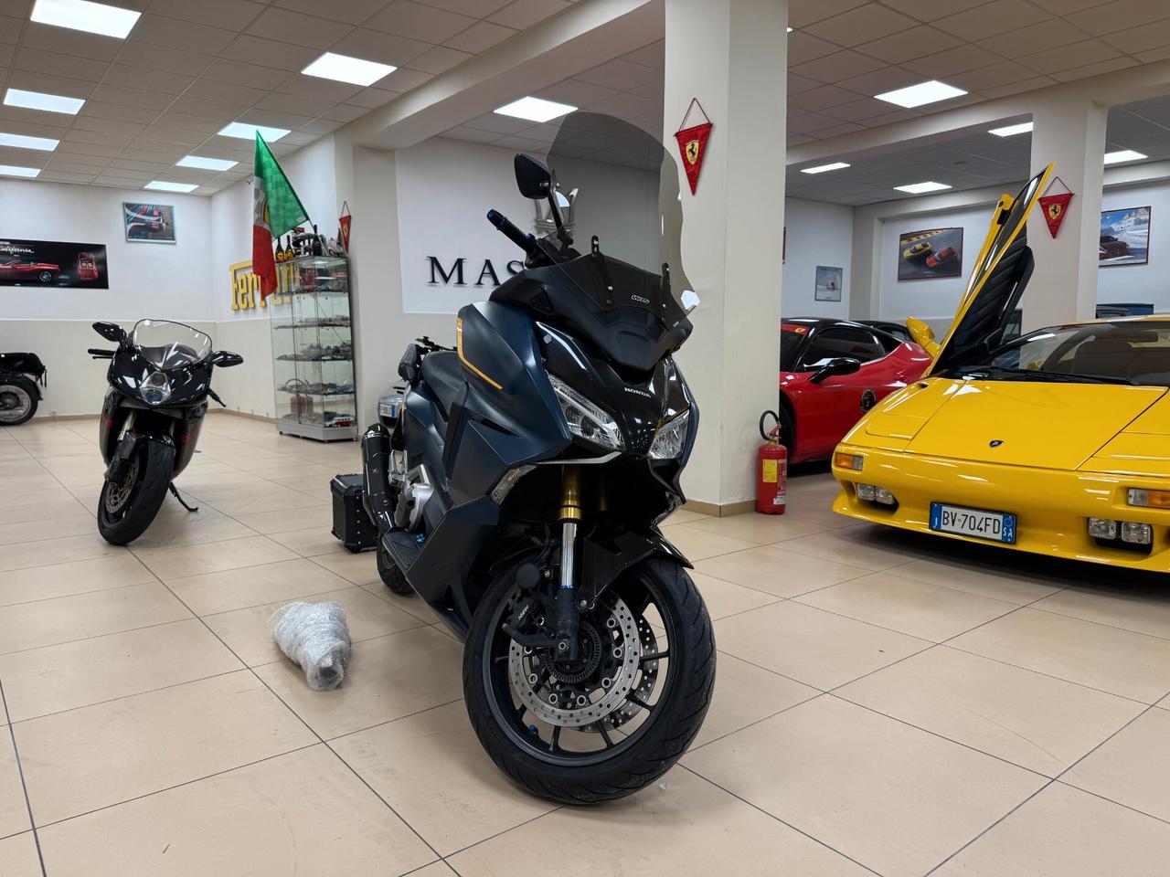 Honda Forza 750 Scarico Akrapovic permute auto moto rolex