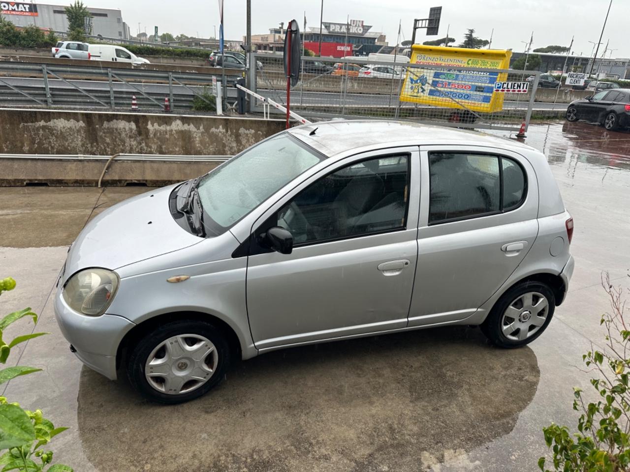 Toyota Yaris 1.3i 16V cat Luna