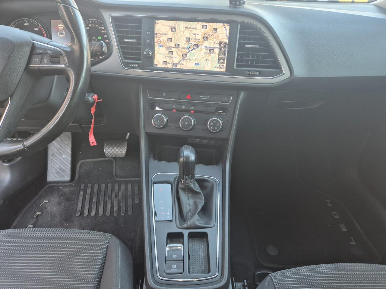 Seat Leon 1.6 TDI DSG ST Business E6D -- OK Neopat.!!