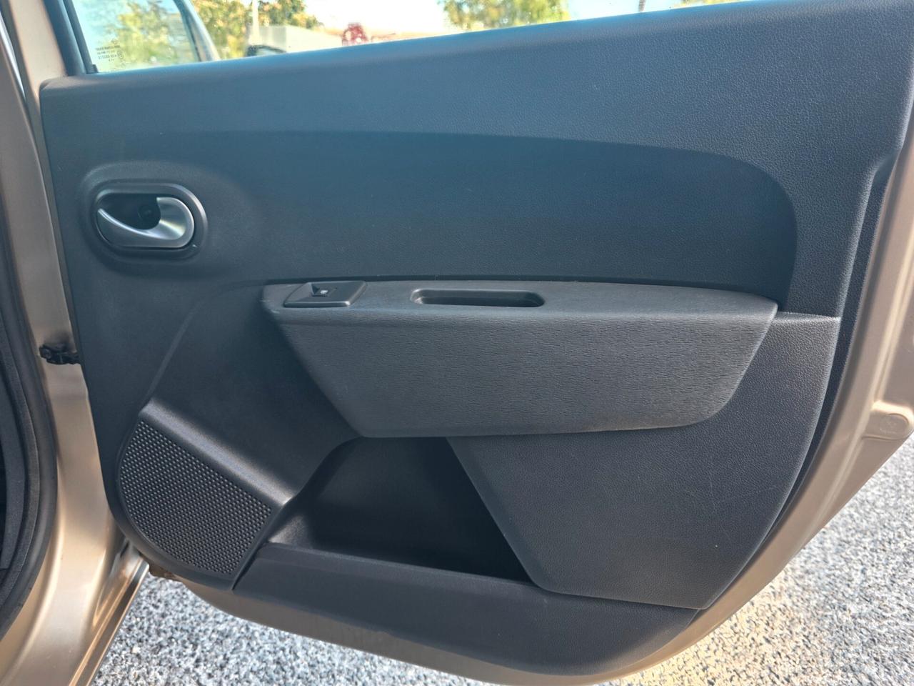 Lodgy 1.6 110CV GPL Wow Unipro full