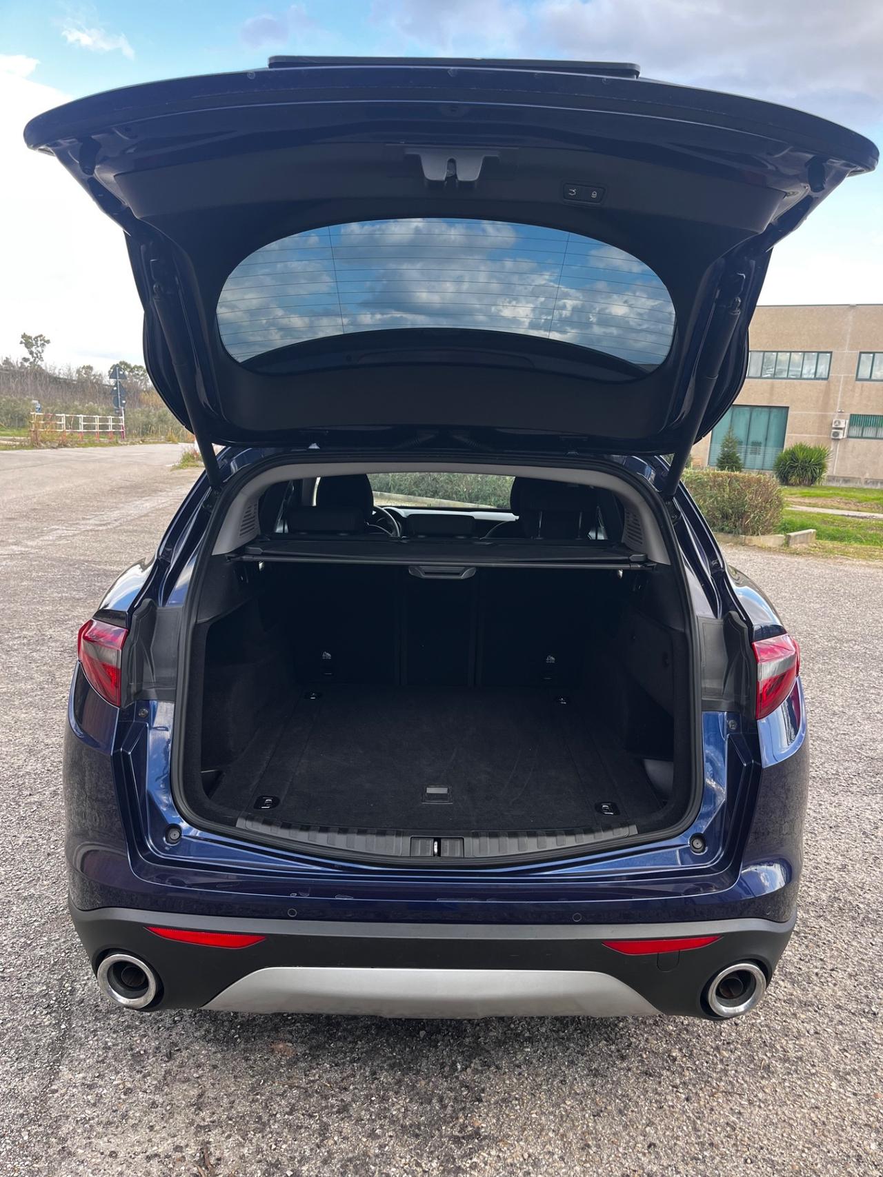 Alfa Romeo Stelvio 2.2 Turbodiesel 180 CV AT8 RWD