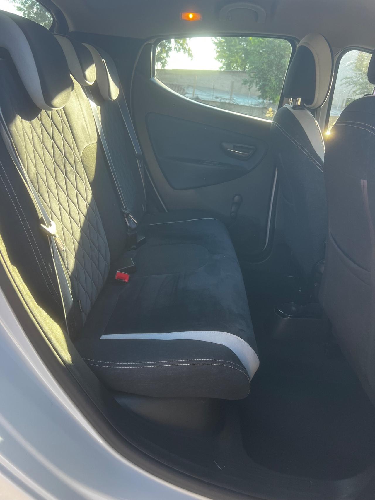 Lancia Ypsilon 1.2 69 CV 5 porte Platinum