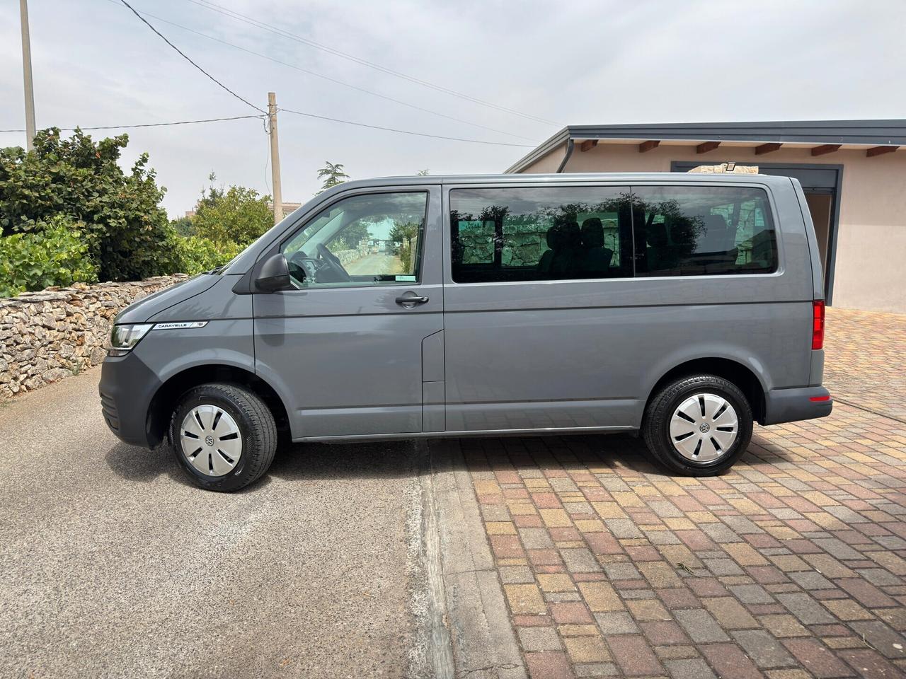 Volkswagen Caravelle 2.0 TDI 110 cv Trendline 9 posti