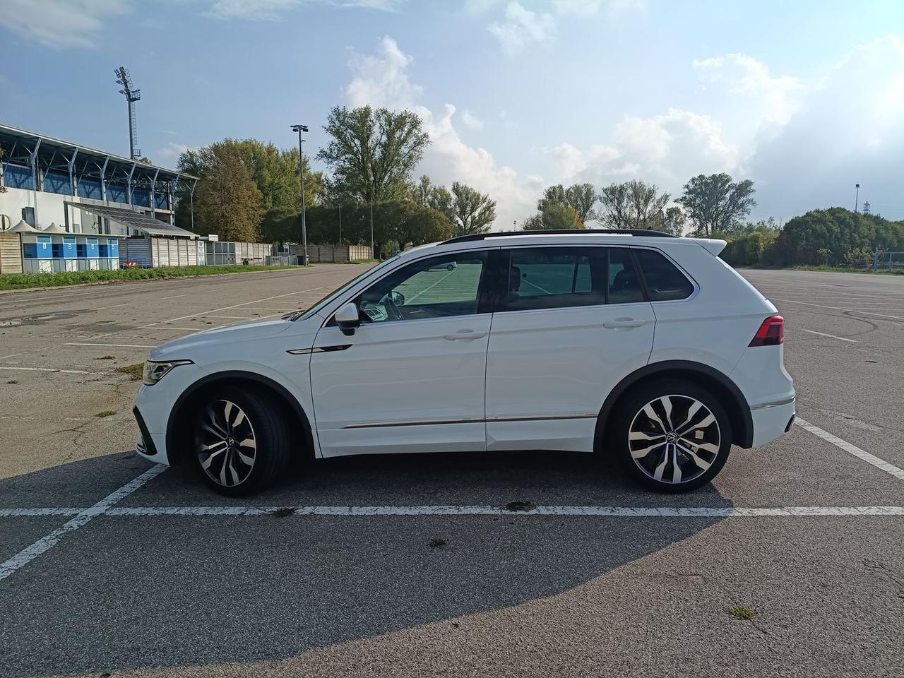 Volkswagen Tiguan R-LINE #50664