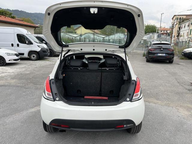 LANCIA Ypsilon 1.2 69 CV 5 porte NEOPATENTATI