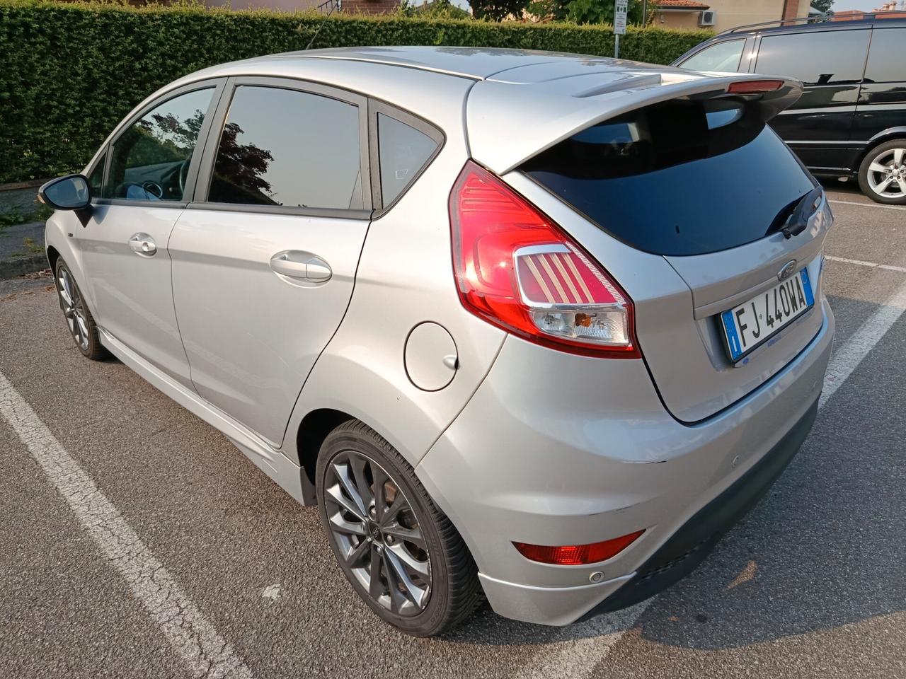 Ford Fiesta 1.5 TDCi 75CV 5 porte ST-Line