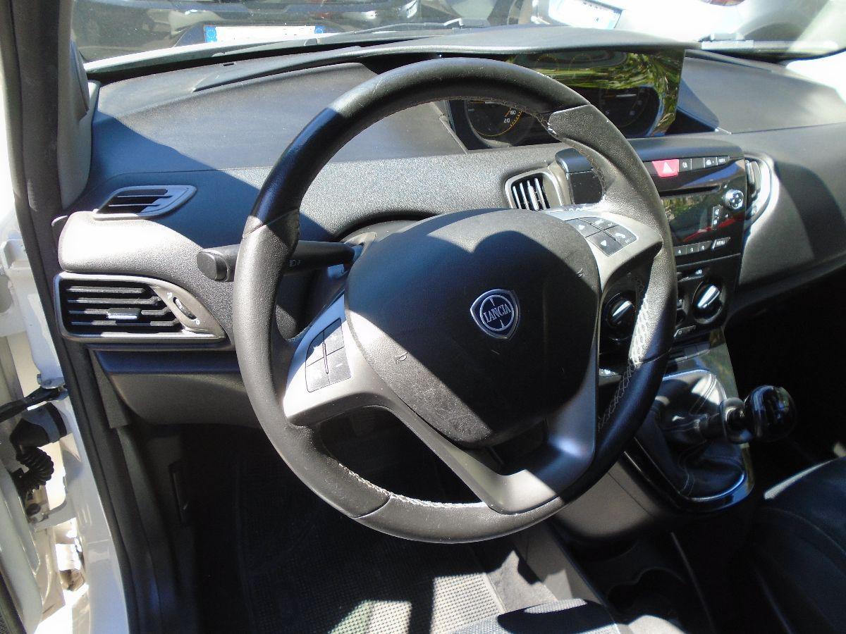 Ypsilon'15 1.2 8V S Momodes. 87000 km E6 OK NEOP