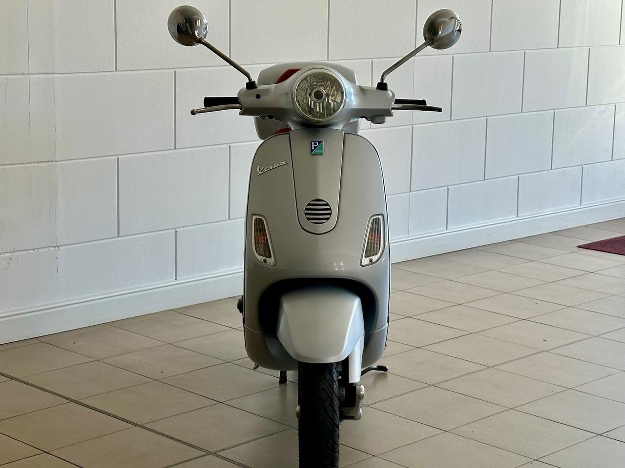 Vespa 150 LX