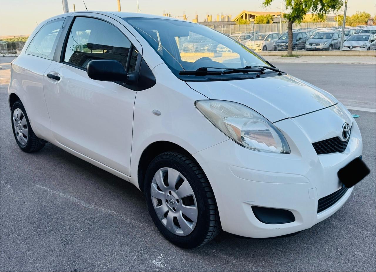 Toyota Yaris 1.0 5 porte