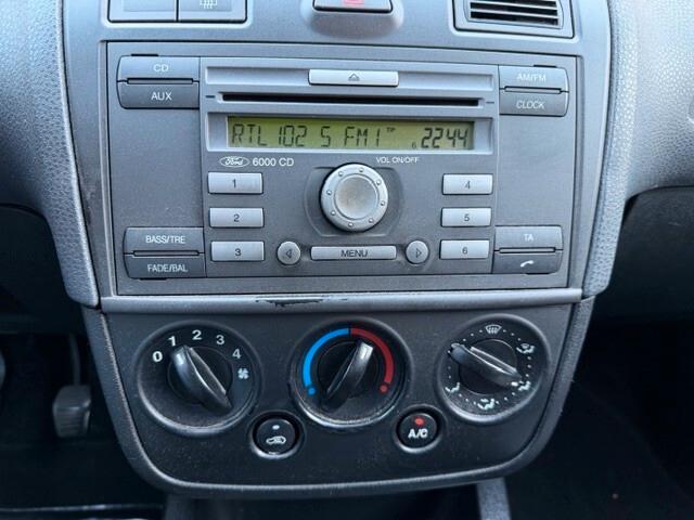 Ford Fiesta 1.2 16V 5p. euro 4 ok neopatentati