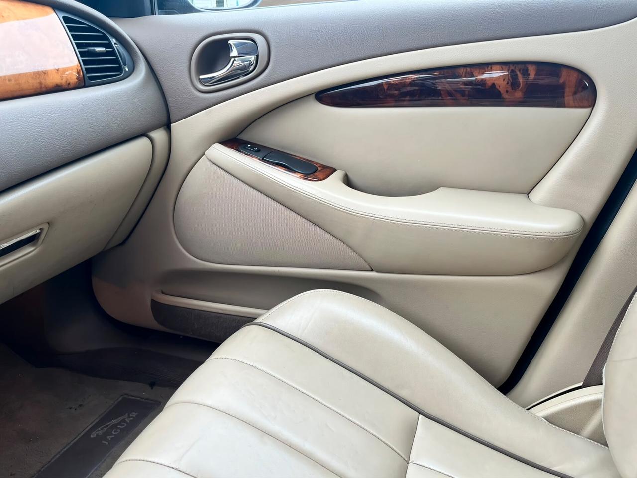 Jaguar S-Type 2.7d AUTOM. ISCRITTA ASI-TUA A € 157