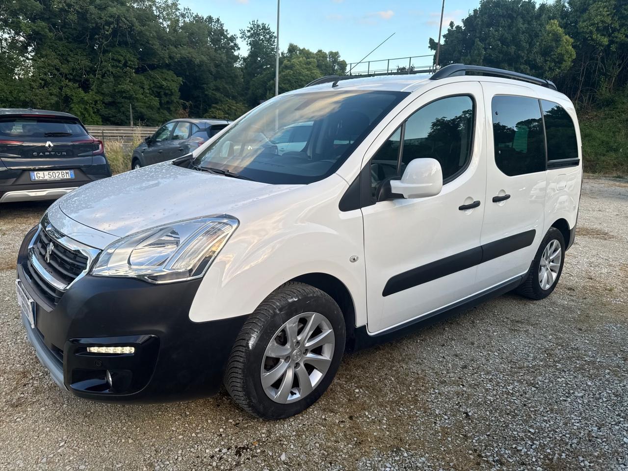 Peugeot Partner Tepee 1.6 BlueHDi 100 Outdoor