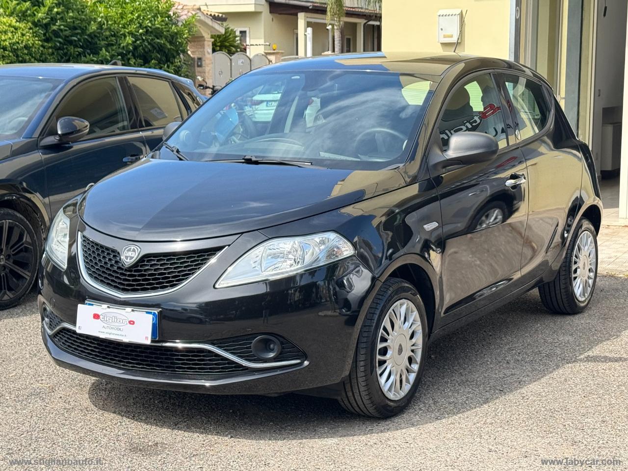 LANCIA Ypsilon 1.2 69 CV 5p. GPL Ecochic Silver