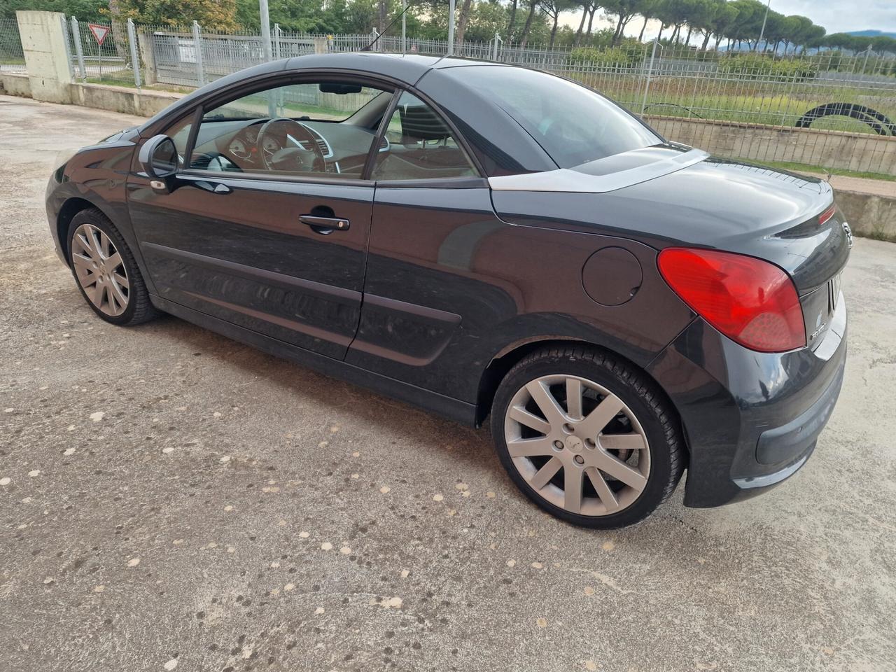 Peugeot 207 1.6 HDi 110CV CC Féline