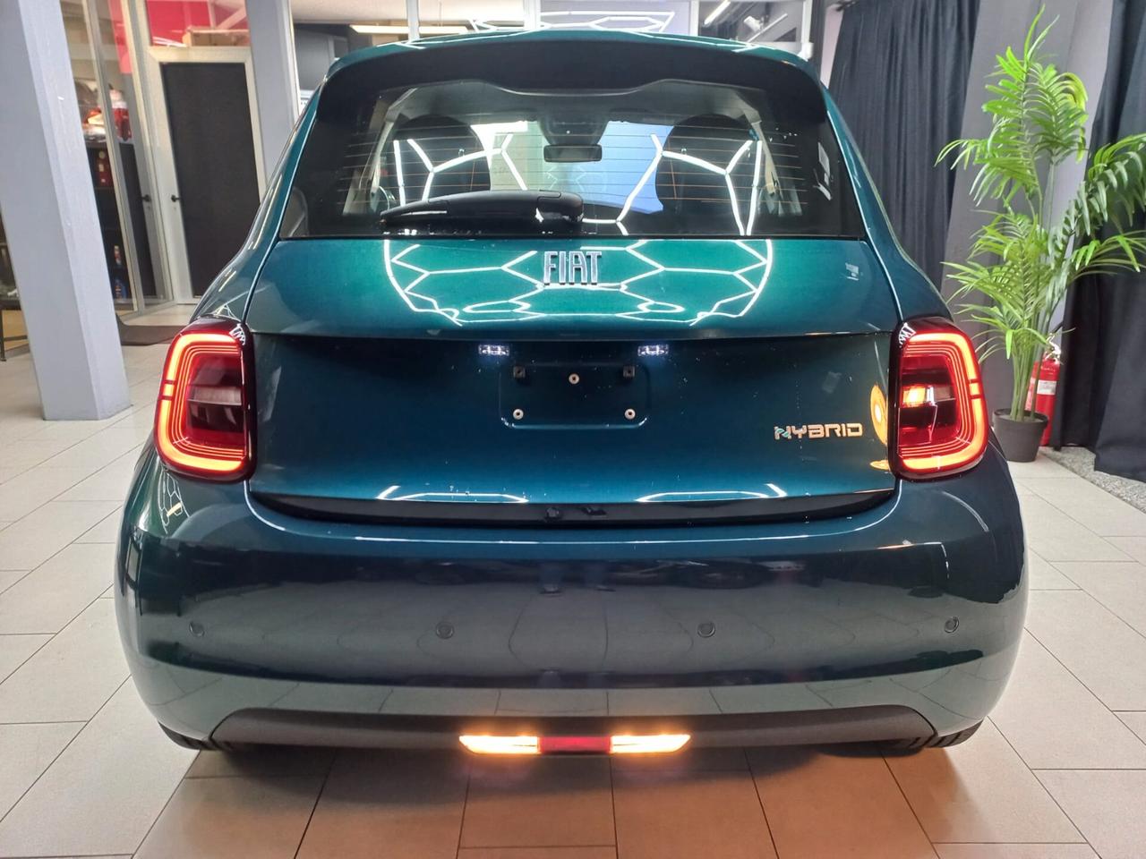Fiat 500 Berlina Hybrid Icon