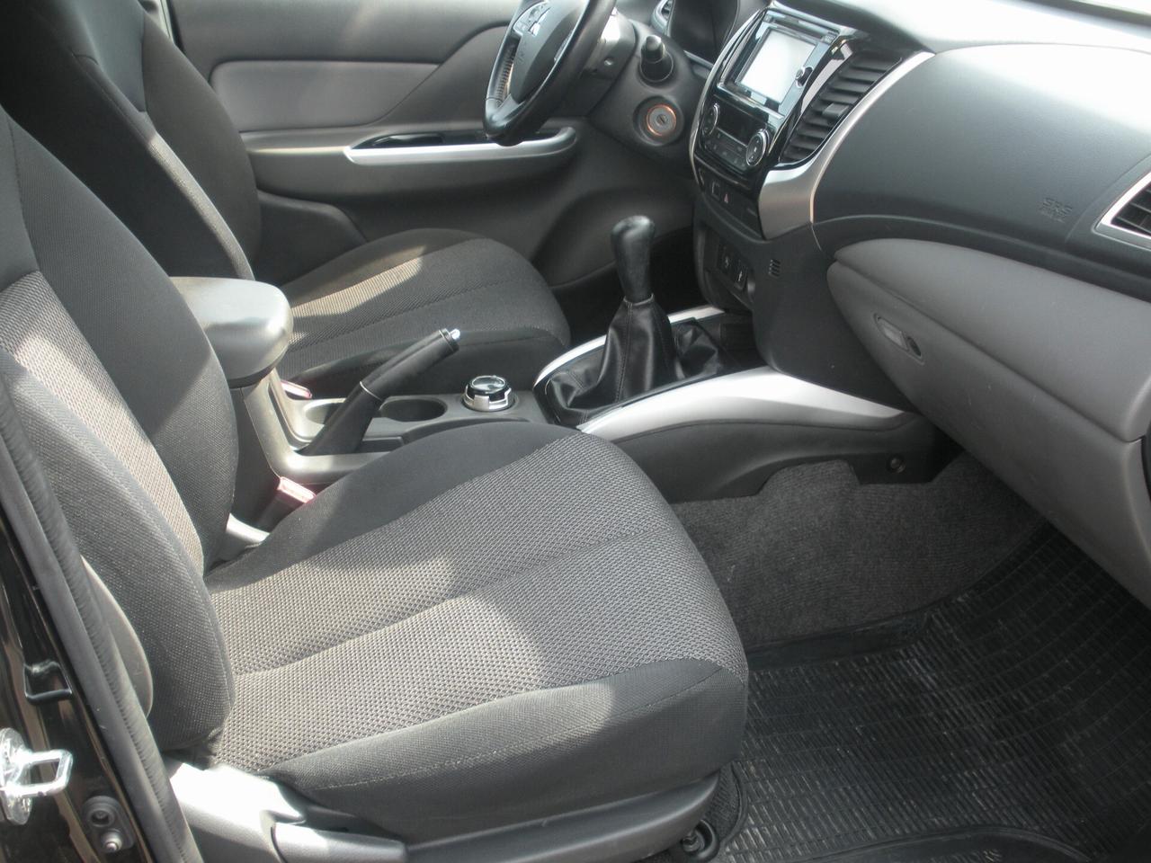 Mitsubishi L200 2.4 DI-D/181CV Double Cab Intense Super Select