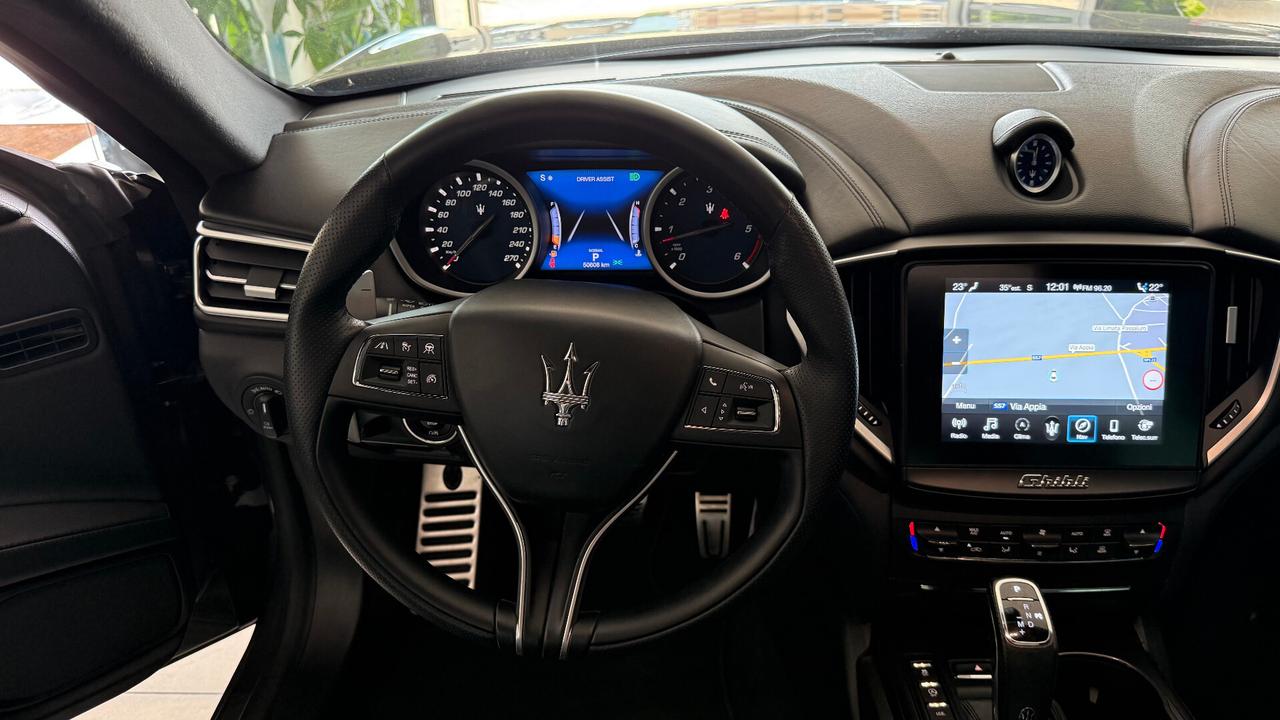 Maserati Ghibli V6 Diesel 275 CV Gransport TETTO
