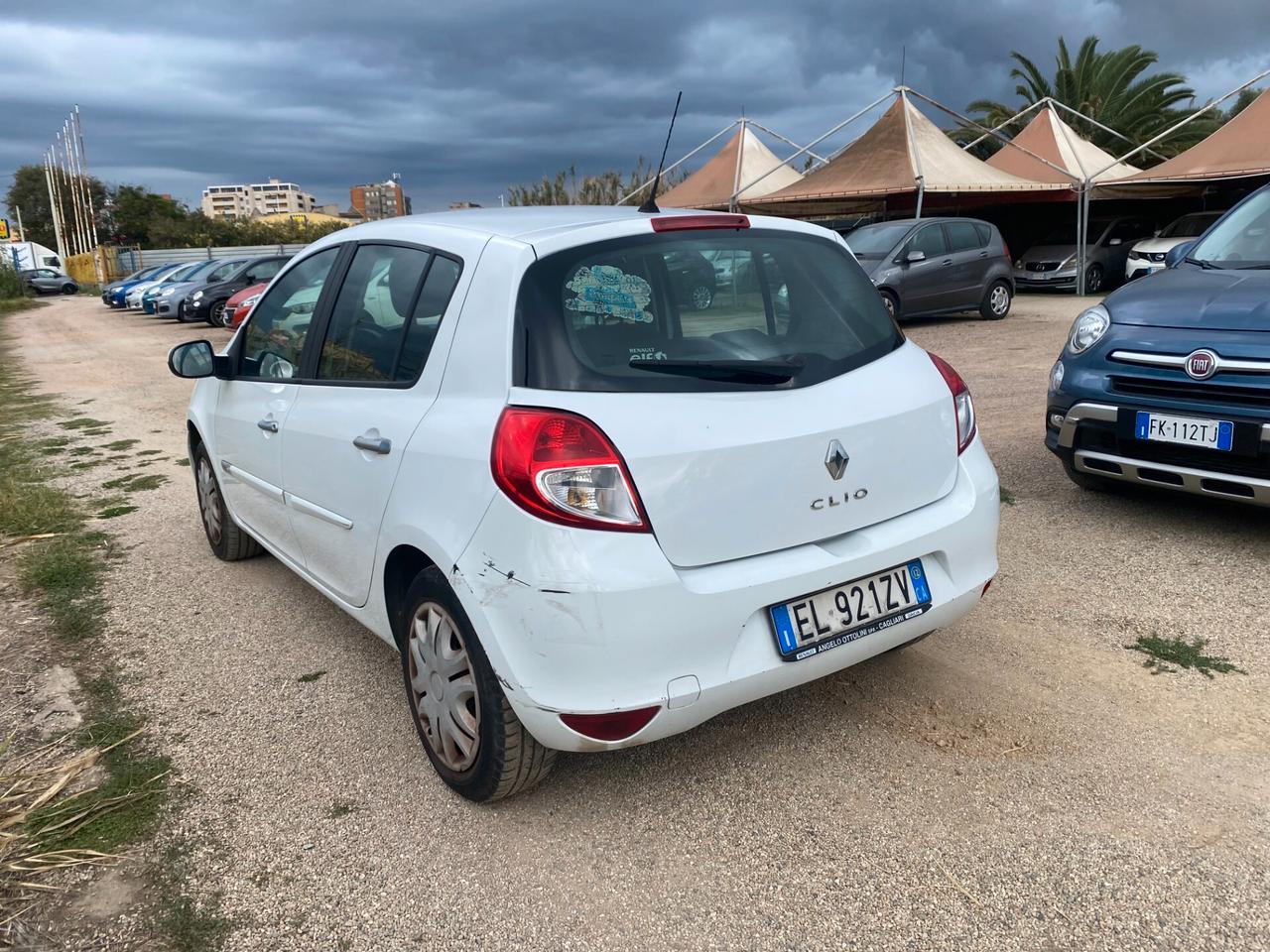 RENAULT CLIO 1.2 112.000KM ANNO 2012 ADATTA NEOPATENTATI