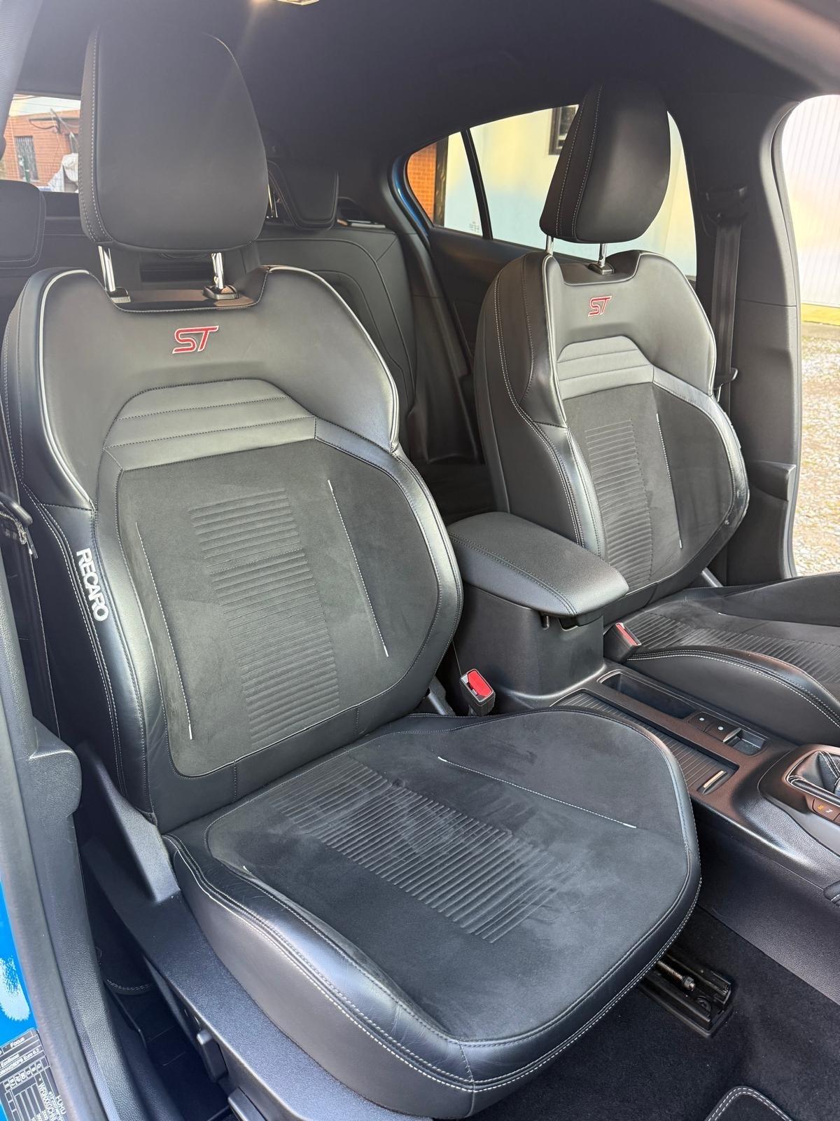 Ford Focus 2.3 EcoBoost 280 CV 5p. ST