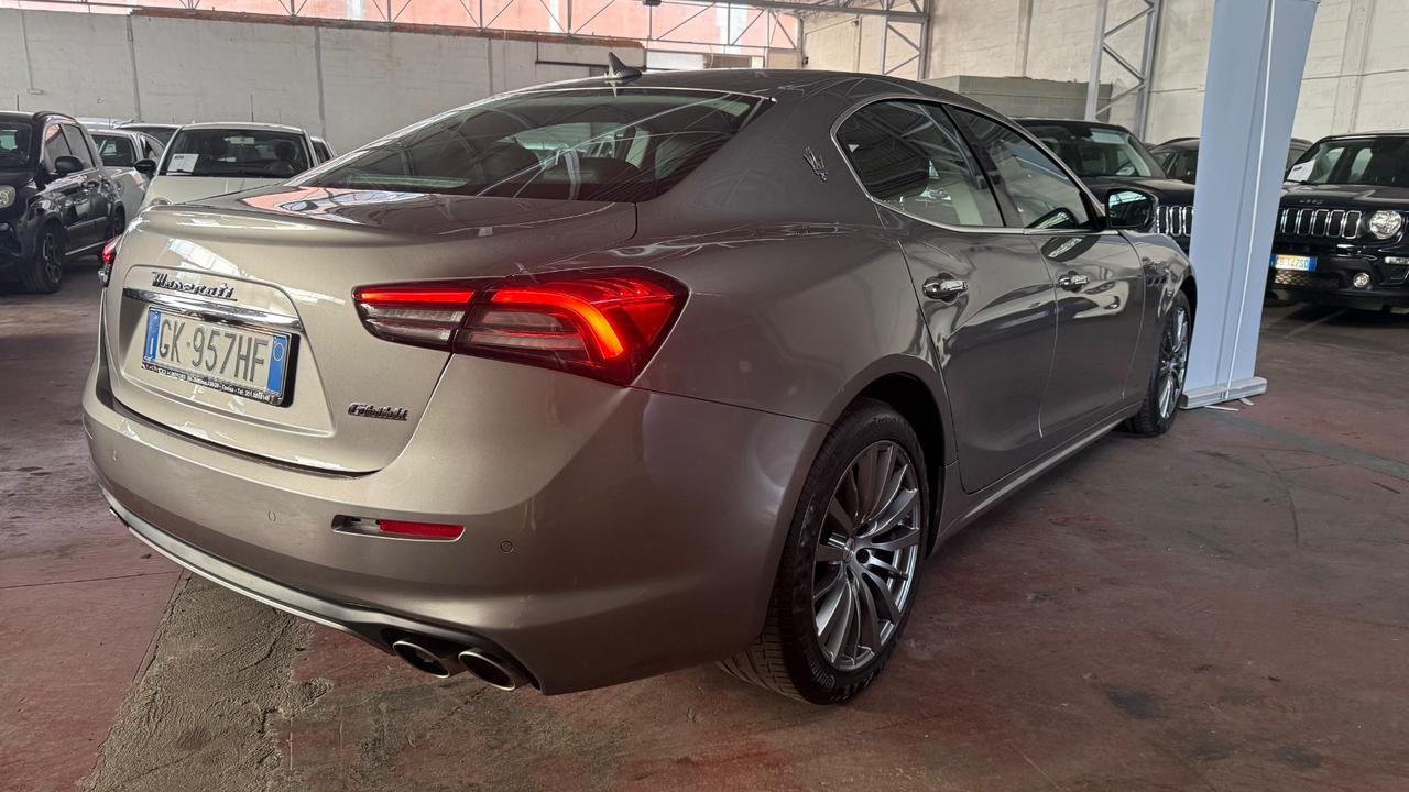Maserati Ghibli 330 CV MHEV GT
