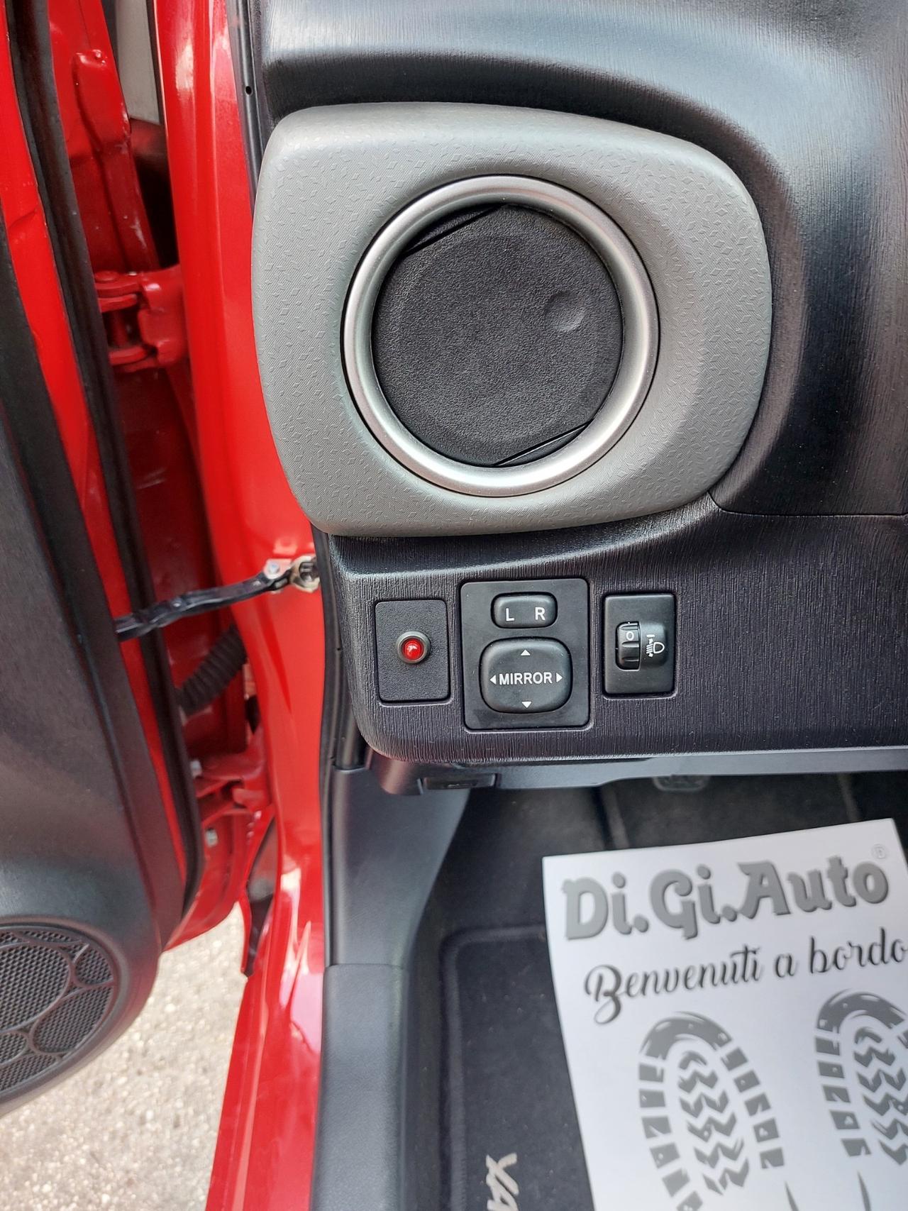 Toyota Yaris 1.0 5 porte Lounge