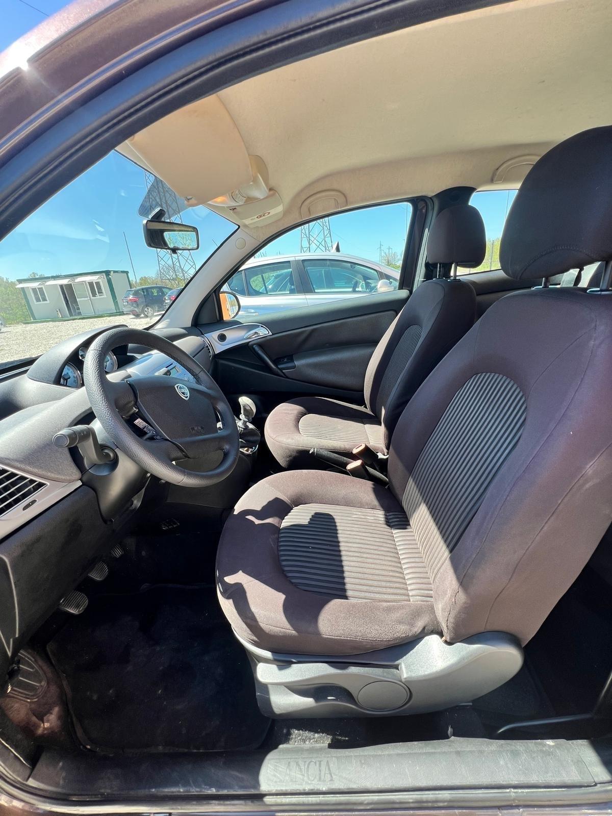 Lancia Ypsilon 1.2 Versus