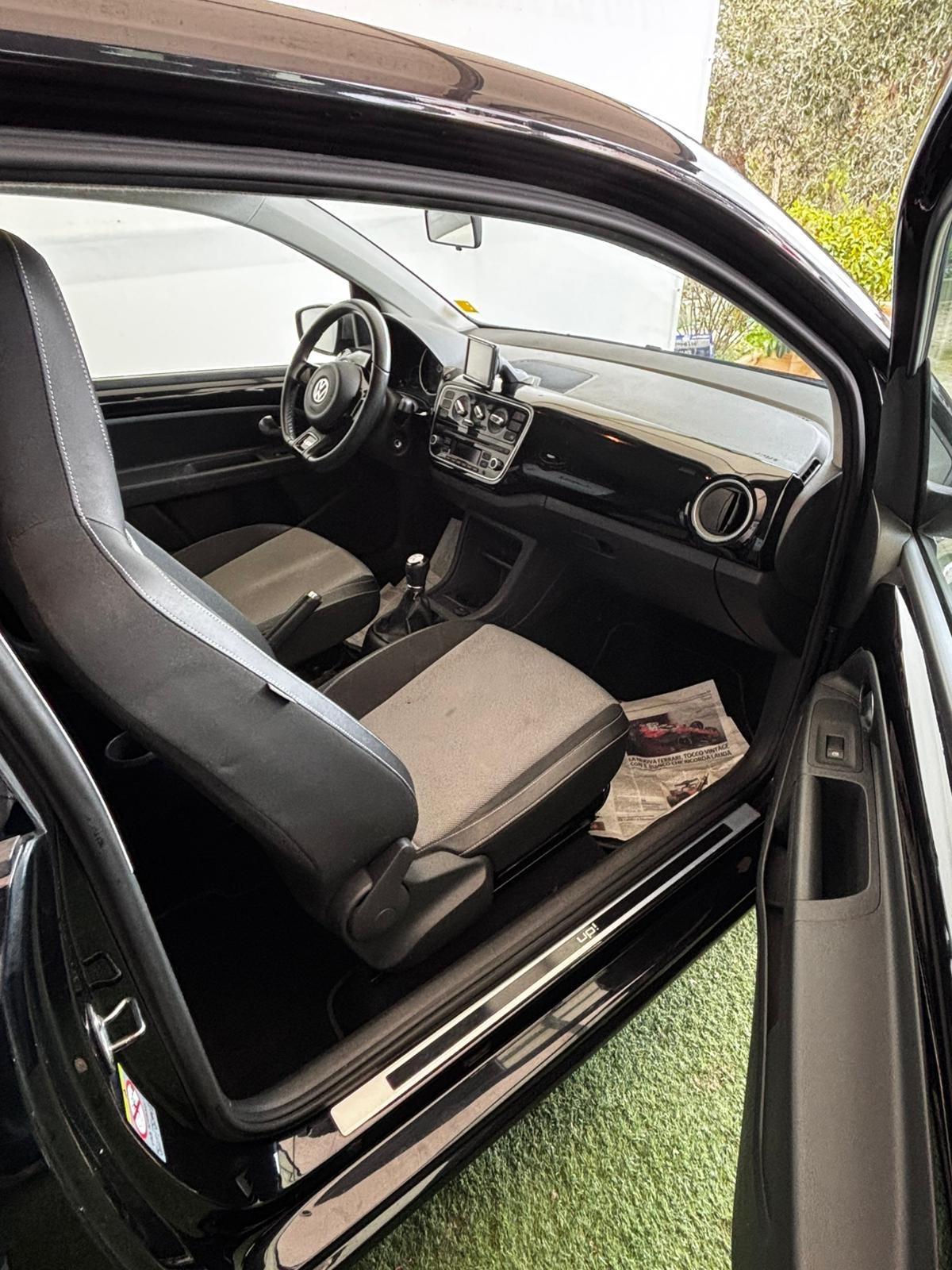 Volkswagen up! 1.0 75 CV high