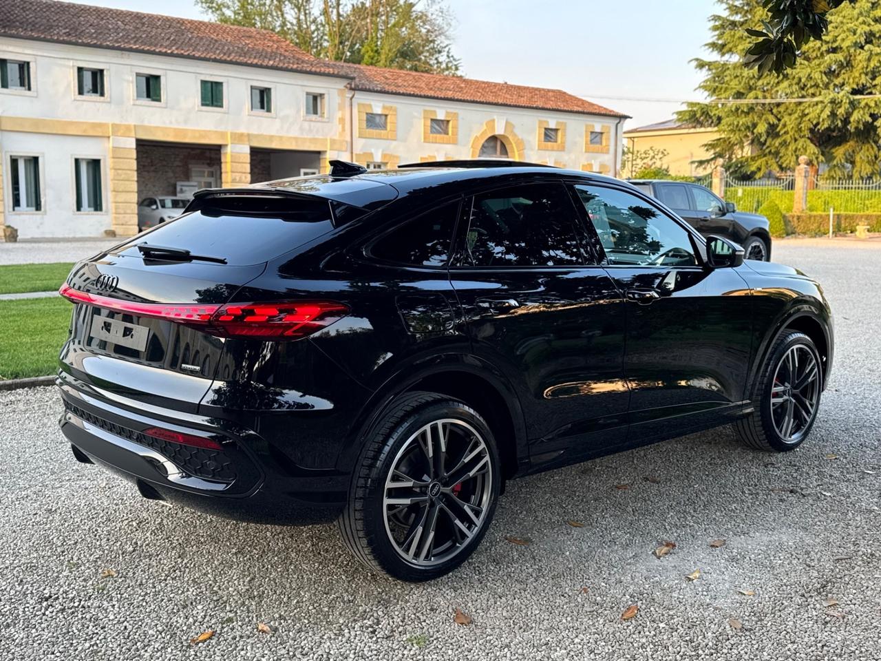 Audi Q5 SPB TDI 150 kW mHEV+ S tronic quattro line edition