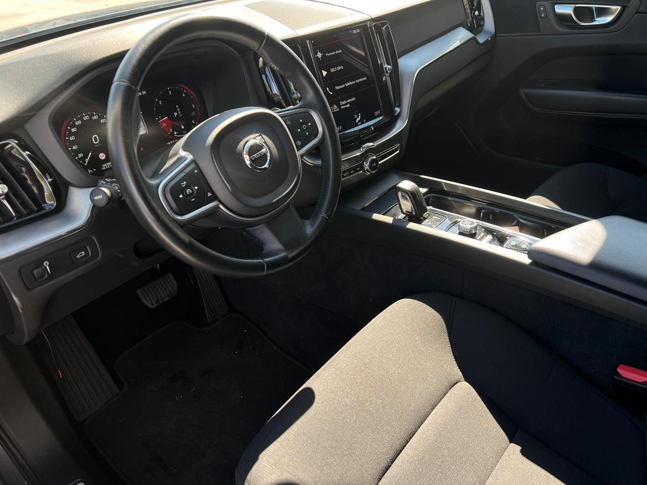 Volvo XC 60 XC60 B4 (d) AWD Geartronic Momentum Pro