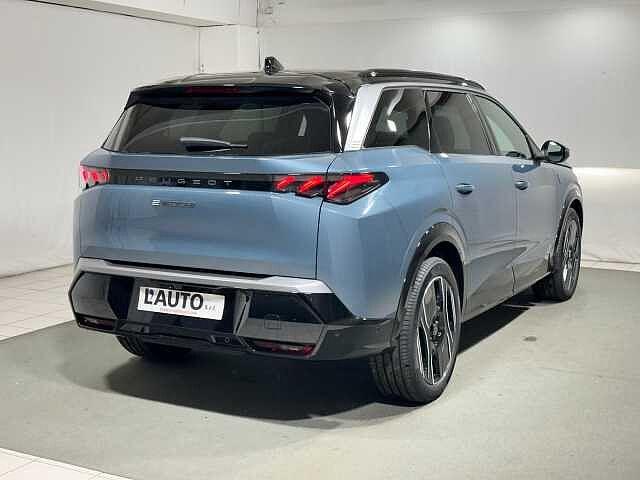 Peugeot 5008 GT motore elettrico (73kWh) 210 CV GT (7 posti)